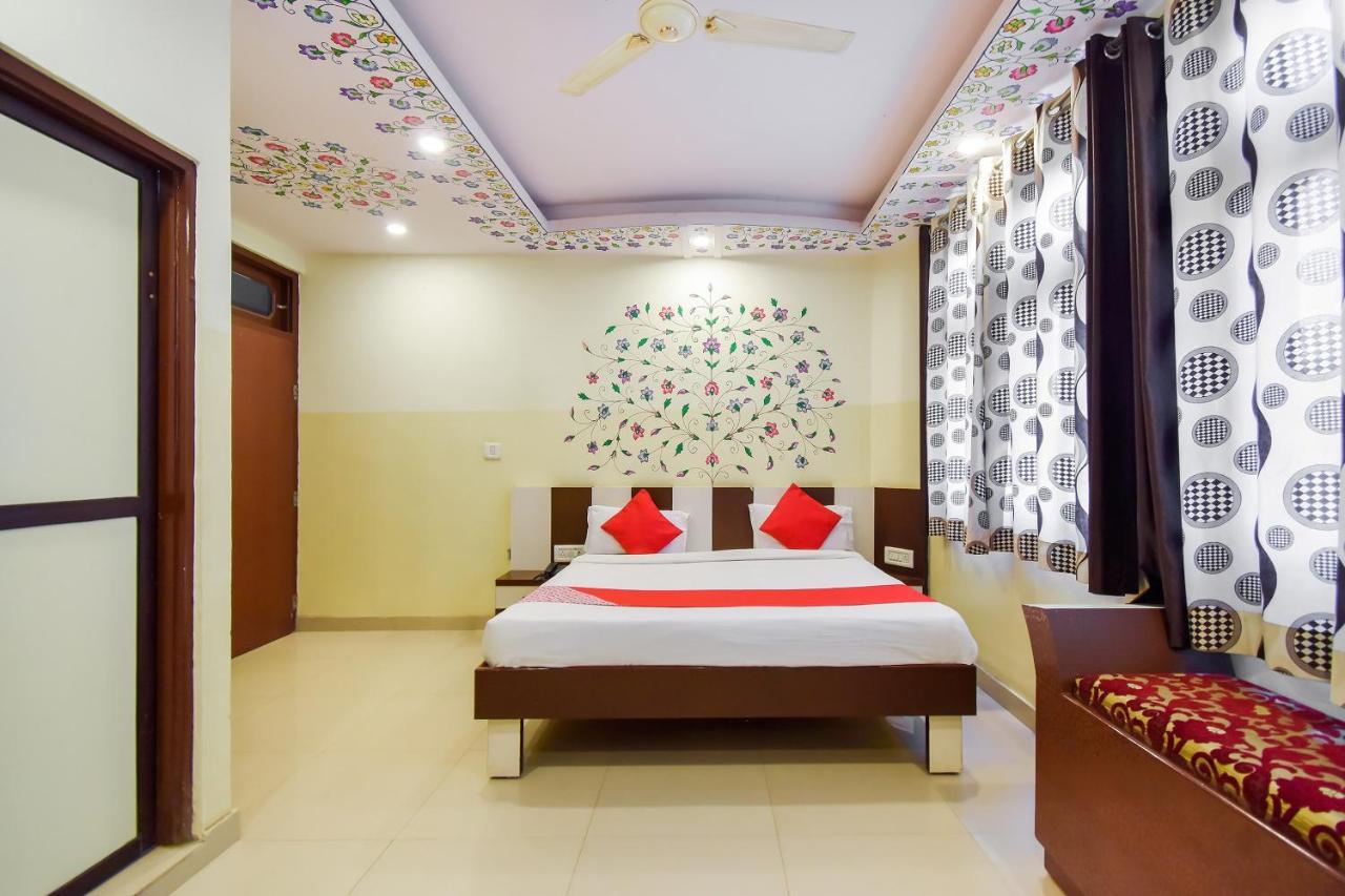 Oyo 11389 Hotel Ng Palace Divisione di Divisione di Jaipur Esterno foto