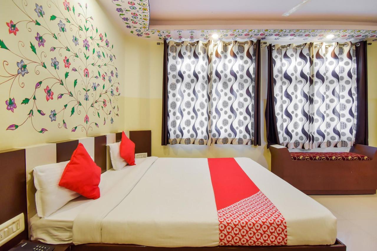 Oyo 11389 Hotel Ng Palace Divisione di Divisione di Jaipur Esterno foto