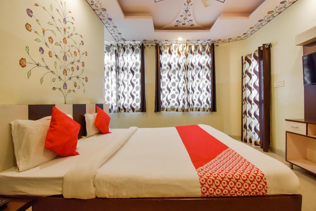 Oyo 11389 Hotel Ng Palace Divisione di Divisione di Jaipur Esterno foto